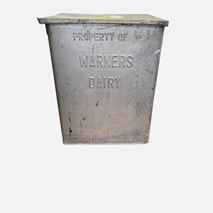 Vintage Metal RUTTER'S Dairy Porch Milk Box with white Milk Jug